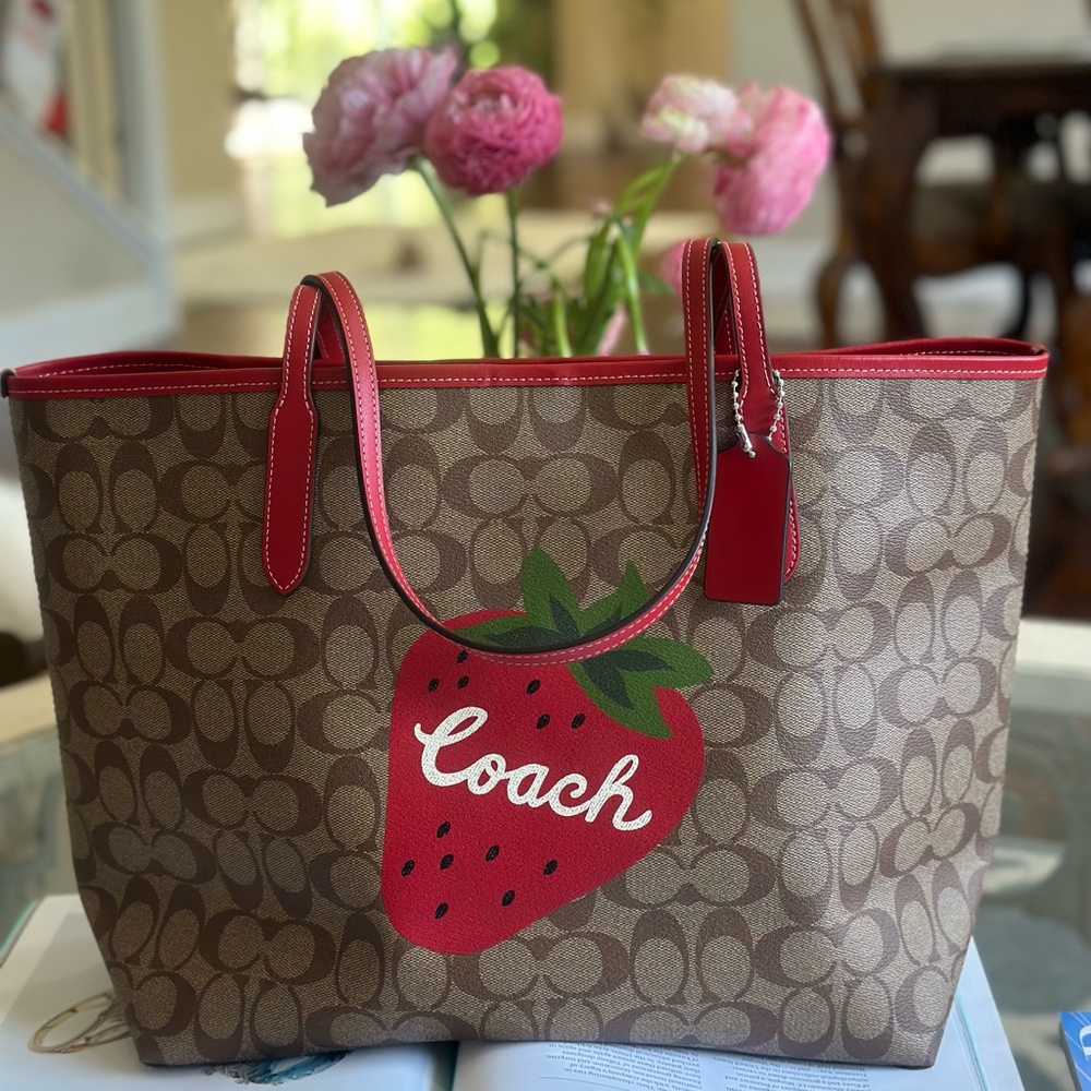 NEW COACH City Tote In Signature Canvas With Wild Strawberry CH329 $428